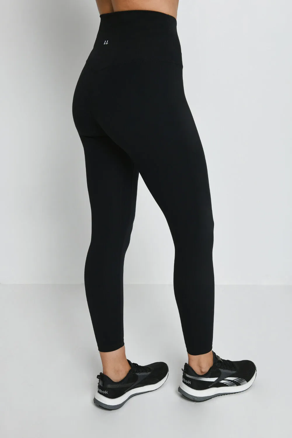 Revitalise 7/8 High Waisted Leggings - Midnight Black