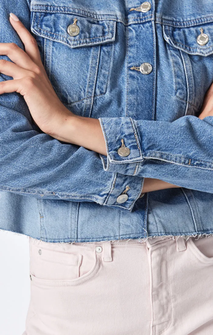 SIENNA CROP JACKET IN MID DENIM