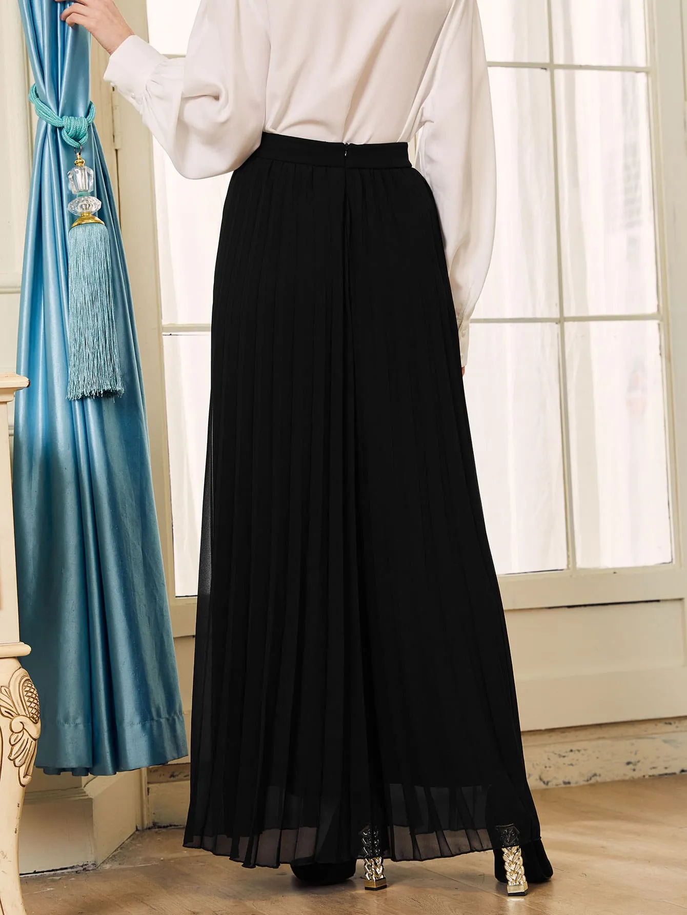 Wide Leg Pleated Pants